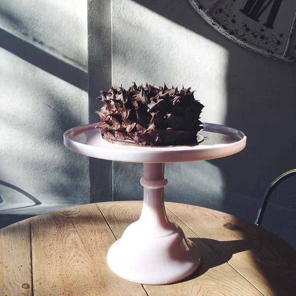 Das Foto wurde bei DoubleDecker Cake &amp; Coffee von DoubleDecker Cake &amp; Coffee am 11/10/2015 aufgenommen