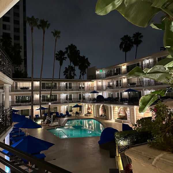 Foto tirada no(a) Beverly Hills Plaza Hotel &amp; Spa por _M em 9/6/2023