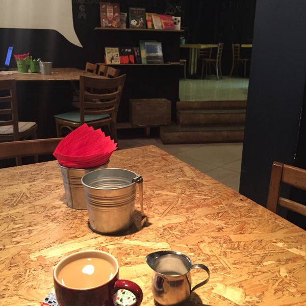 7/10/2015 tarihinde Annziyaretçi tarafından «ДоМоД» Кафе-коморкинг'de çekilen fotoğraf