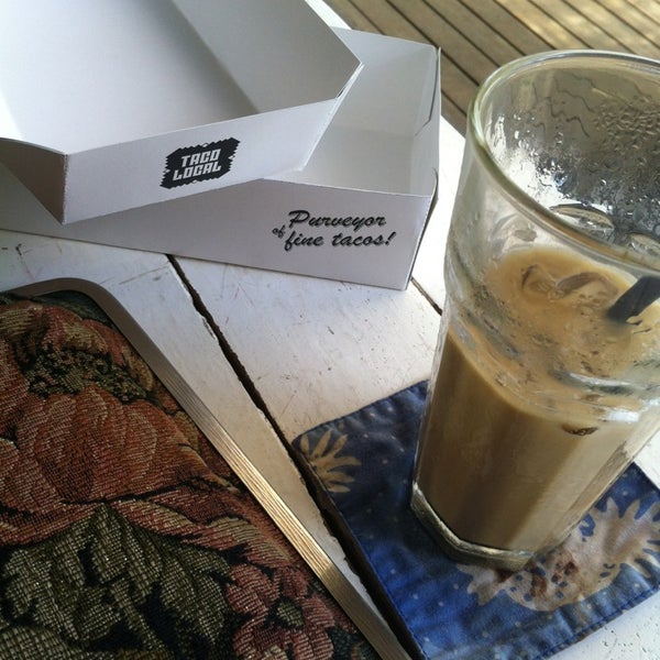 2/9/2013にAngela V.がDROP. The Coffee Spotで撮った写真