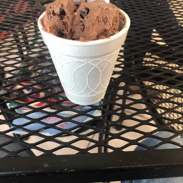 Foto tirada no(a) Thrifty Ice Cream &quot;Campanario&quot; por Salvador N. em 9/27/2018