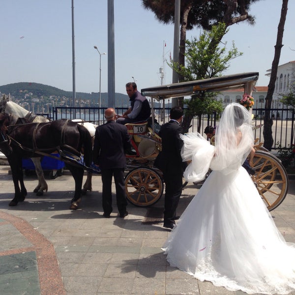 Photo taken at Tadım Roma Dondurma by Şeref Ş. on 5/17/2015