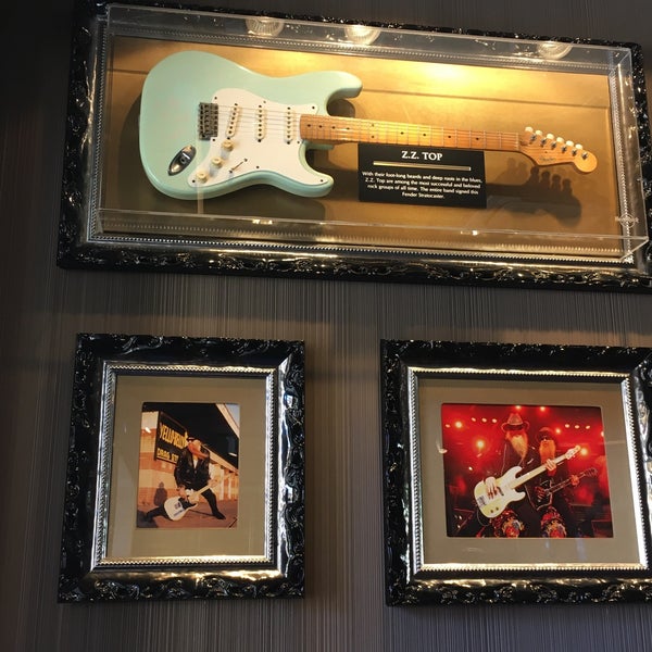 Das Foto wurde bei Hard Rock Cafe von Alex S. am 6/14/2021 aufgenommen