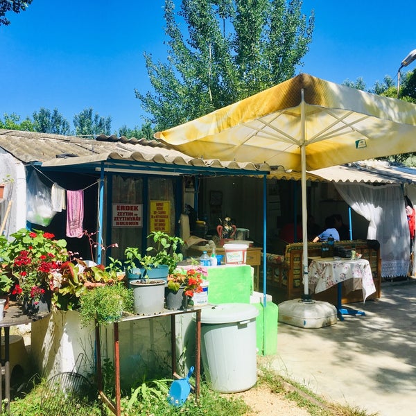 Das Foto wurde bei Yeşilim Camping Restaurant von AytacOzge am 6/5/2019 aufgenommen