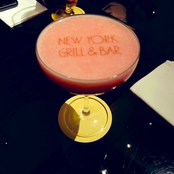 Foto tirada no(a) New York Bar por AytacOzge em 9/9/2023