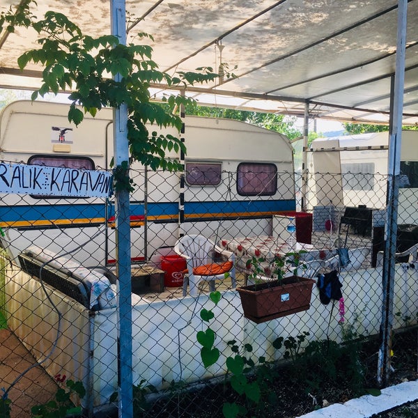 Foto diambil di Yeşilim Camping Restaurant oleh AytacOzge pada 6/5/2019