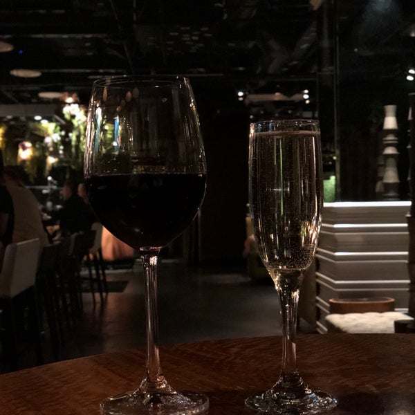 Foto tirada no(a) Vin de Syrah Wine Parlor por Marty M. em 8/12/2019