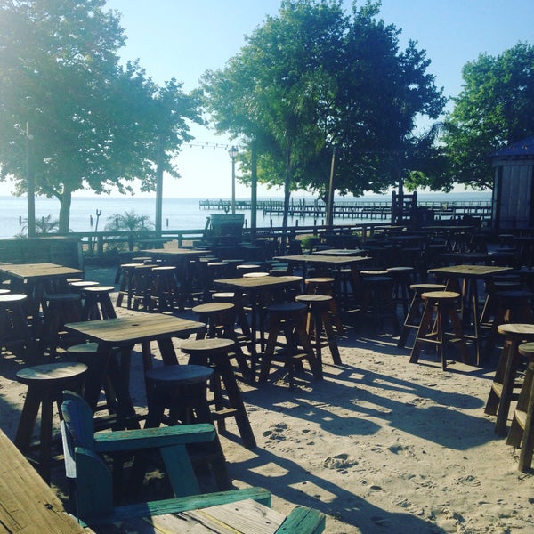 Black Pearl Tiki Bar Bar in Colonial Beach