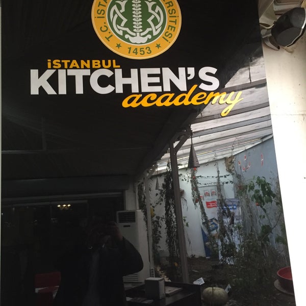 Foto diambil di İstanbul Kitchen&#39;s Academy oleh Yunus Emre Chef pada 1/23/2015