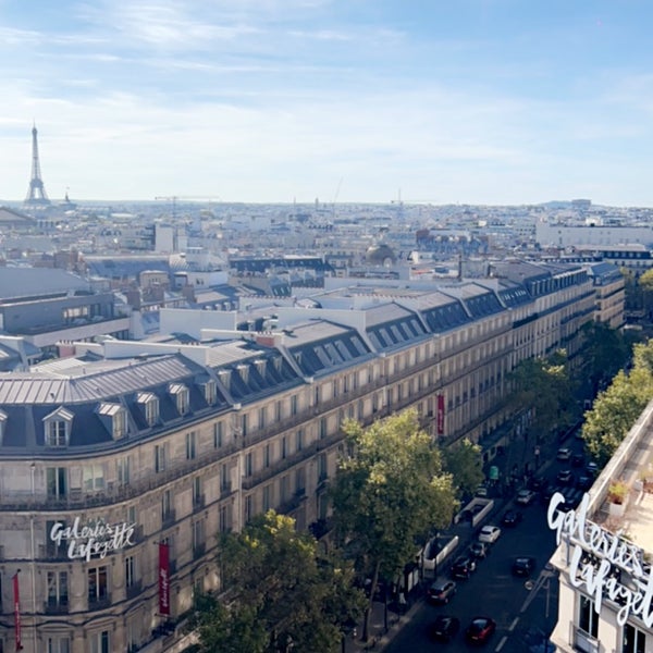 Foto diambil di Terrasse des Galeries Lafayette oleh T pada 9/24/2023