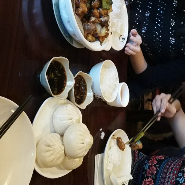 Photo taken at Dumpling House by Melissa Y. on 11/21/2017