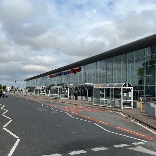 7/20/2022 tarihinde Tony K.ziyaretçi tarafından Liverpool John Lennon Airport (LPL)'de çekilen fotoğraf