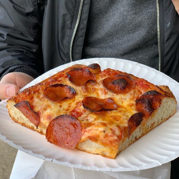 Foto diambil di Home Slice Pizza oleh Stephanie G. pada 2/18/2019