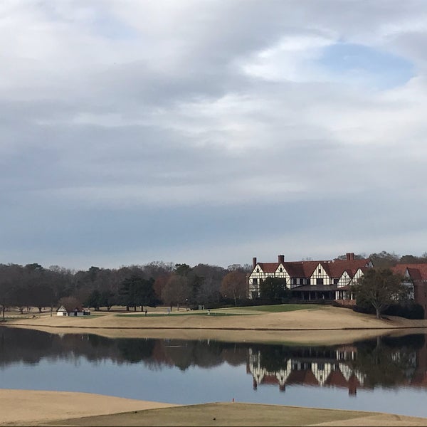 Photo taken at East Lake Golf Club by thej*sauce on 12/6/2019