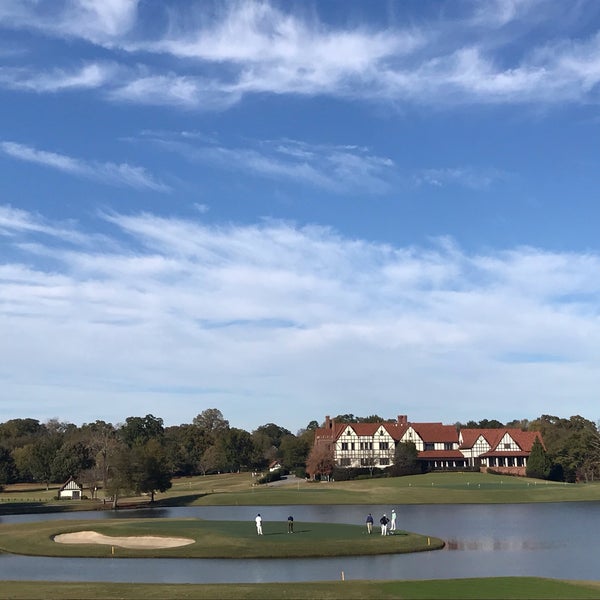 Photo taken at East Lake Golf Club by thej*sauce on 11/16/2018