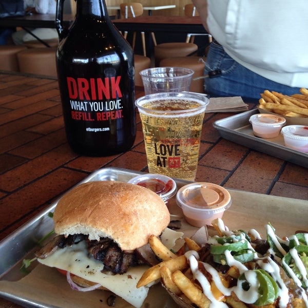 1/26/2015にChristine N.がeT Craft Burgers &amp; Beerで撮った写真