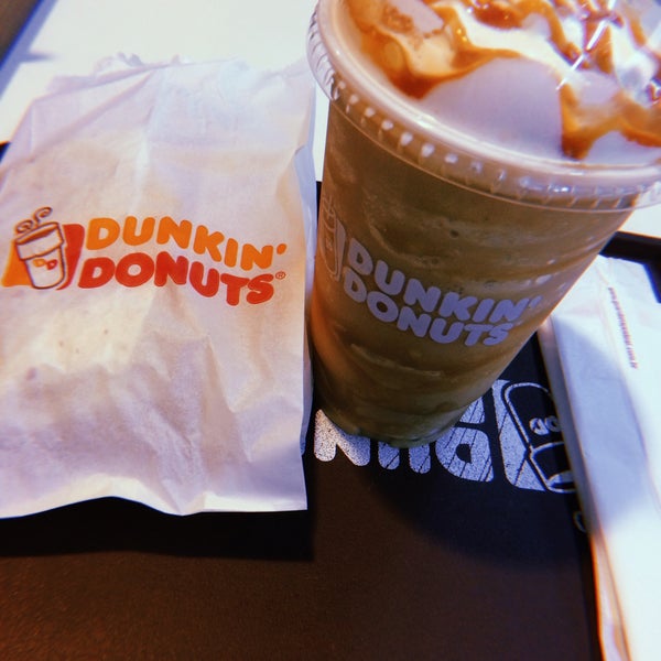 Photo taken at Dunkin&#39; Donuts by Eduardo R. on 4/9/2018