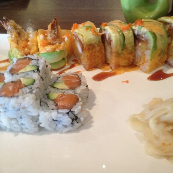 Снимок сделан в Fuji Sushi Bar &amp; Grill пользователем Franshesca C. 2/4/2013