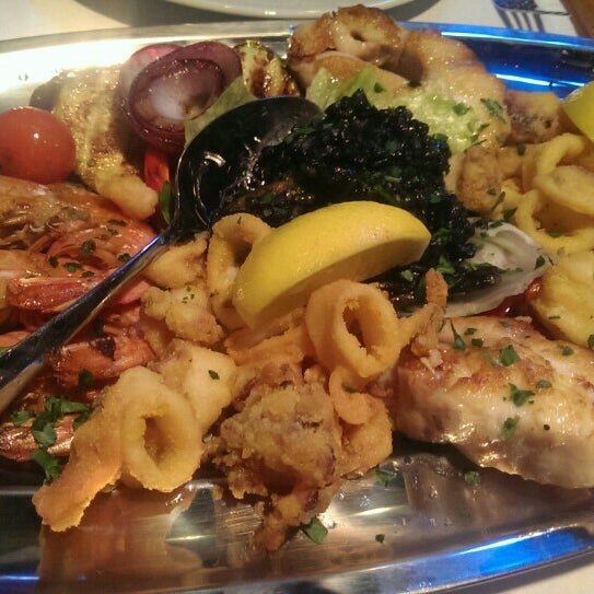 Great atmosphere, service and, above all, tasty and well presented seafood.Don't think twice about dining here.