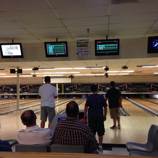 Photo taken at Paso Bowl by Tracy Warren T. on 10/12/2013