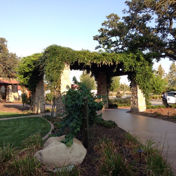 8/21/2016 tarihinde Tracy Warren T.ziyaretçi tarafından Vina Robles Vineyards &amp; Winery'de çekilen fotoğraf