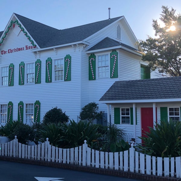 The Christmas House - Southport, NC