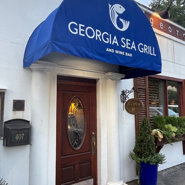 Photo taken at Georgia Sea Grill by Valerie O. on 9/14/2021