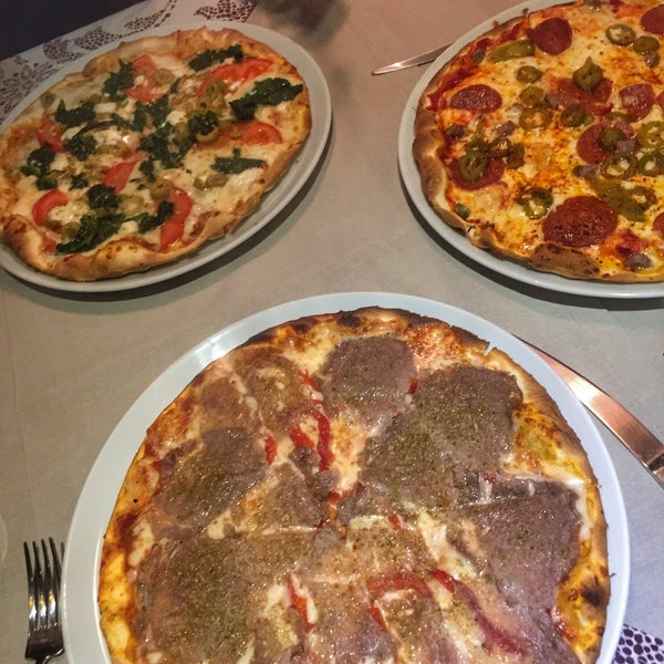 Photo taken at Beppe Pizzeria by Ç. Y. on 11/29/2017