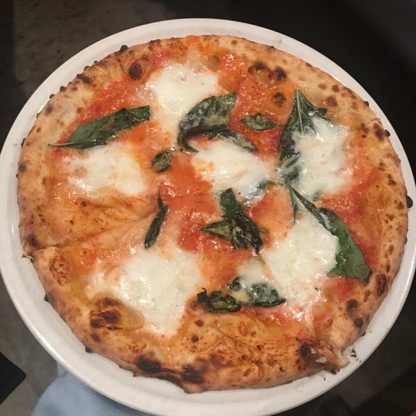 1/3/2019 tarihinde Pichet O.ziyaretçi tarafından Pizzeria Orso'de çekilen fotoğraf