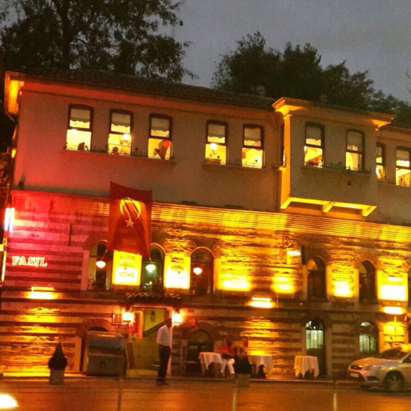 Photo taken at Fener Köşkü Restaurant by Şükrü Aykan / on 5/27/2016