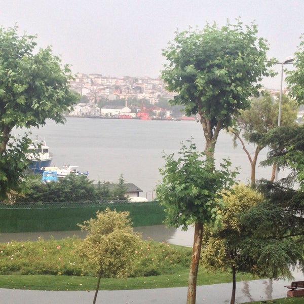 รูปภาพถ่ายที่ Fener Köşkü Restaurant โดย Şükrü Aykan / เมื่อ 6/14/2016