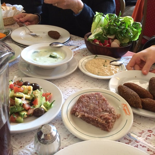 Photo taken at Restaurant Árabe Miguel by Abigail V. on 12/14/2015