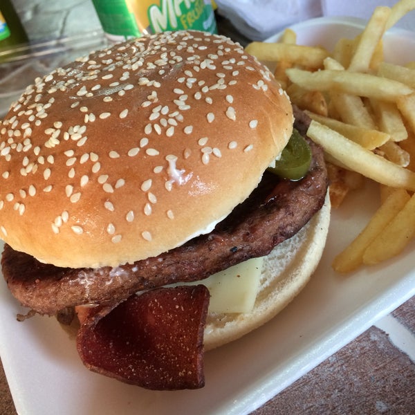 Photo prise au Pepe&#39;s burger snacks     Cuando usted la prueba lo comprueba, La mejor! par Abigail V. le1/17/2016