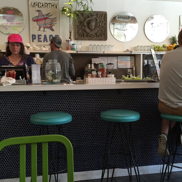 7/26/2015 tarihinde Mayte M.ziyaretçi tarafından Peacefood Cafe'de çekilen fotoğraf