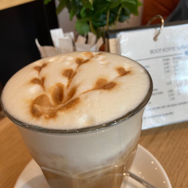 The Golden Coffee Box (Boot koffie) Baarn에서 커피숍일