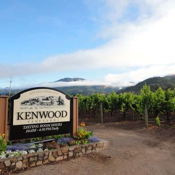 Foto tirada no(a) Kenwood Vineyards por Kenwood Vineyards em 6/30/2014
