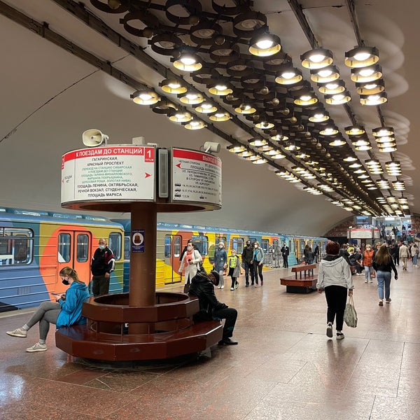 Метро заельцовская