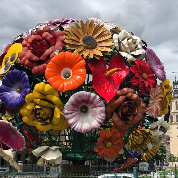 Photos At Flower Tree Monument Landmark In Presquîle