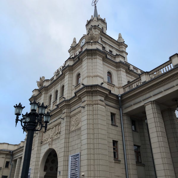 รูปภาพถ่ายที่ Станция Брест-Центральный / Brest Railway Station โดย Eugene . เมื่อ 1/5/2020