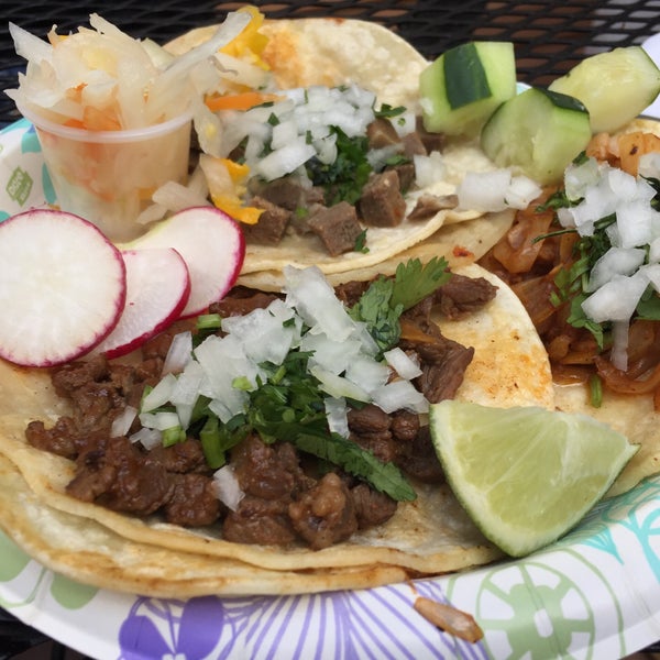 3/12/2016 tarihinde Jackie N.ziyaretçi tarafından Tacos El Chilango'de çekilen fotoğraf