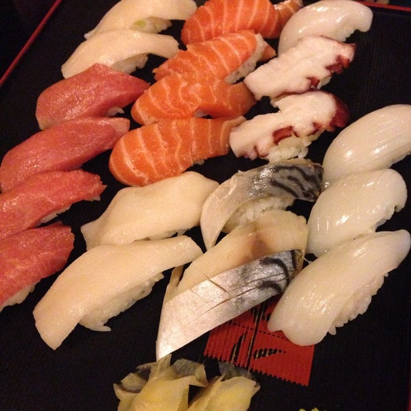 Das Foto wurde bei Sushi Capitol von Jackie N. am 7/22/2014 aufgenommen