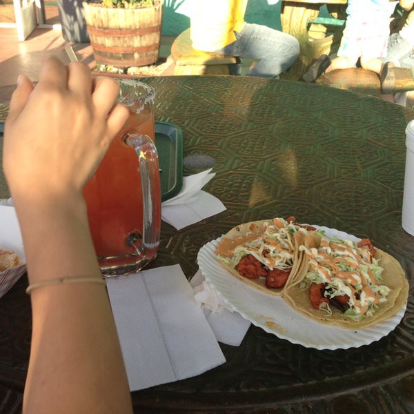 4/7/2013 tarihinde Jessi A.ziyaretçi tarafından Los Tacos De Huicho'de çekilen fotoğraf