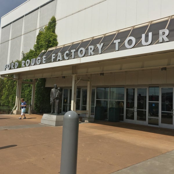 Foto tirada no(a) Ford River Rouge Factory Tour por Dave P. em 9/7/2016