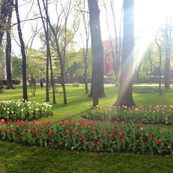 4/29/2013 tarihinde Catalina H.ziyaretçi tarafından Парк ім. Тараса Шевченка'de çekilen fotoğraf
