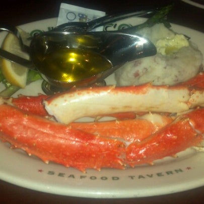 Foto scattata a Molly Cool&#39;s Seafood Tavern da Kayli S. il 1/14/2013