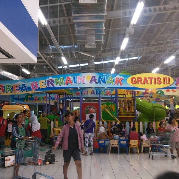 Area Bermain Giant Waru Surabaya Jawa Timur