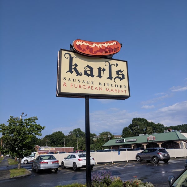 Foto tomada en Karl&#39;s Sausage Kitchen  por Eric S. el 6/8/2018