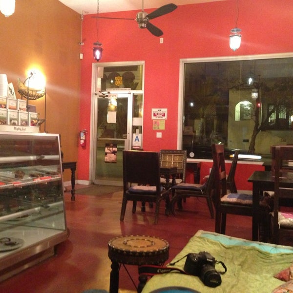 Real, but a very Real Turkish Coffee&Tea House in West Hollywood!Gercek, harbi Turk Sahipli Kahve&Cay Evi,@Hollywood! So chic decorated, has a relaxing atmosphere. Cok sik dekor, rahatlatici bir ortam