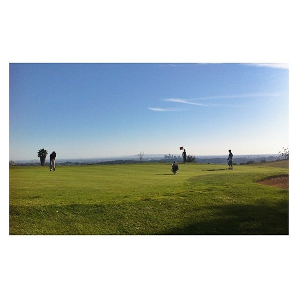 Снимок сделан в Scholl Canyon Golf Course пользователем Kt C. 3/31/2014