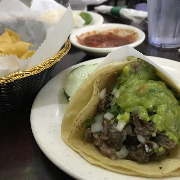 Photo prise au Tacos El Bronco par Mervin L. le9/21/2018